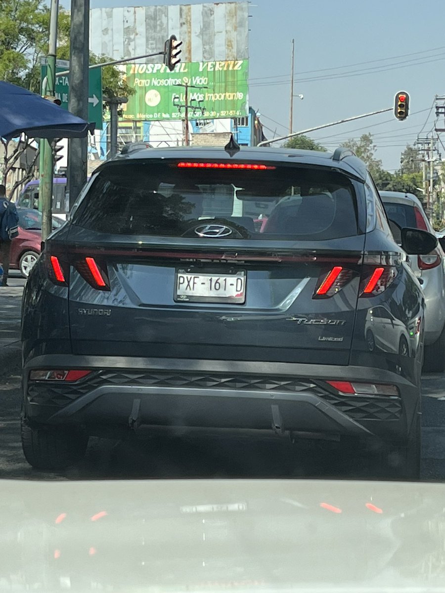 rod_mud's tweet photo. Fui seguido por un vehículo en reforma y después hacía Polanco, donde al cerrarse me baje para grabarlos y confrontarlos, se bajo un individuo de unos 25 años y sin mediar palabra me golpeo y me dijo “chairo de mierda ya desiste de tus mamadas legales” y huyó en su automóvil https://t.co/tliD9fNJbD
