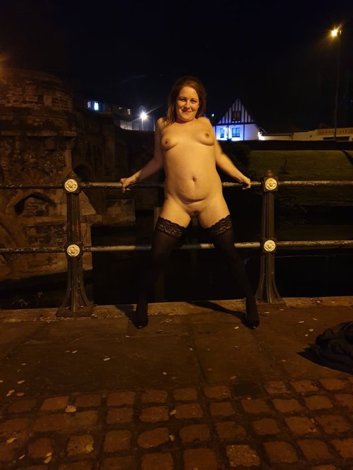Some outside public nudity..  my favourite kind😜 #uk #voyeur https://t.co/RdvVaDh959<a href="/tag/uk"class="tags"><span>#uk</span></a><a href="/tag/voyeur"class="tags"><span>#voyeur</span></a>