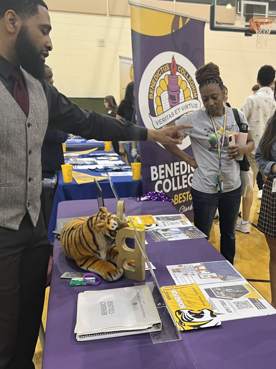 RBHS_WBL's tweet photo. Today’s HBCU college fair was great. Thanks to all the colleges who participated and the students who represented those who couldn’t attend. #future #HBCU https://t.co/9aqwFunKft