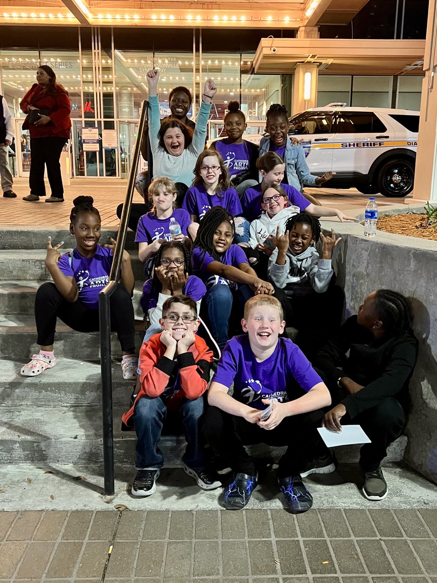 KimberlyHyatt's tweet photo. More excited @CathedralArts dance students ready for Alvin Ailey! #CAPkidsjax #TheArtsAddUp #artsed #danceed https://t.co/0nX3aWHV57