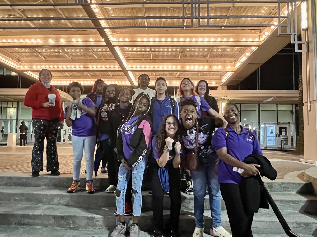 KimberlyHyatt's tweet photo. More excited @CathedralArts dance students ready for Alvin Ailey! #CAPkidsjax #TheArtsAddUp #artsed #danceed https://t.co/0nX3aWHV57