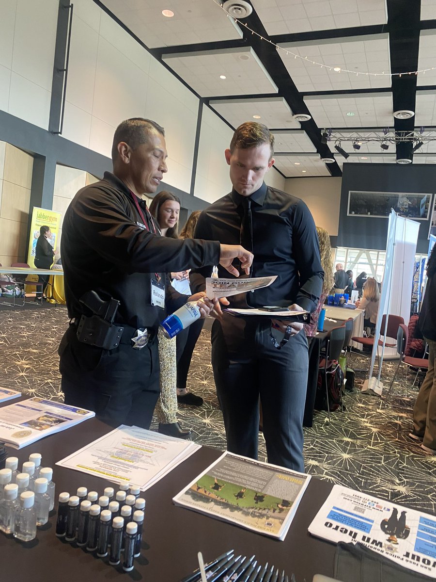 SJPDRecruiting's tweet photo. Another day, another college!
Chico State, it was a pleasure to attend your Career Fair.
#csuchico #careerfair #college #recruitment #lawenforcement #publicsafety https://t.co/mYBuY9c6Zo