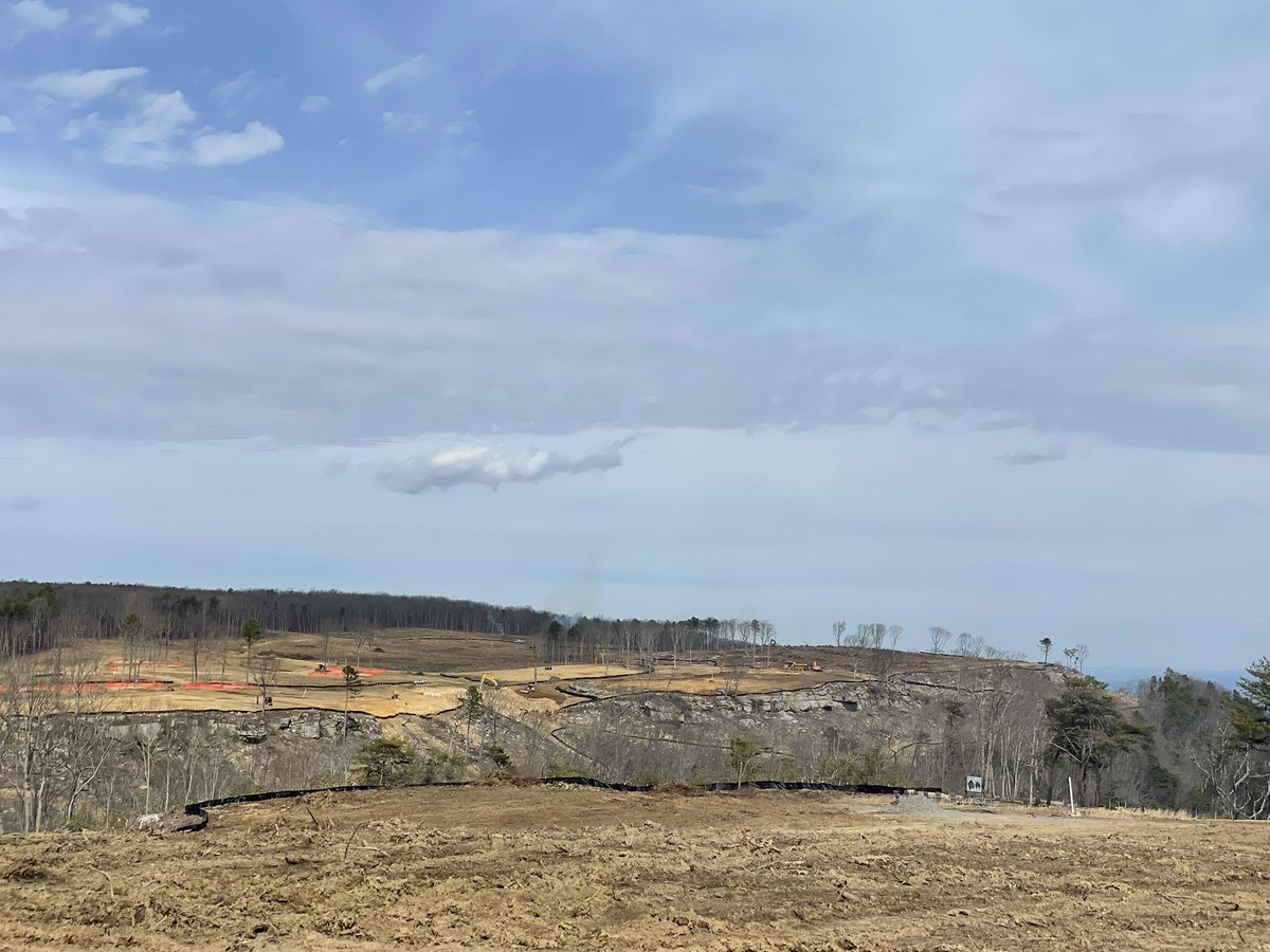 bergingolf's tweet photo. Shots of the day from The Outpost. Don’t let the rock distract you, this one fits on the ground nicely! https://t.co/i0vyxGdyJf