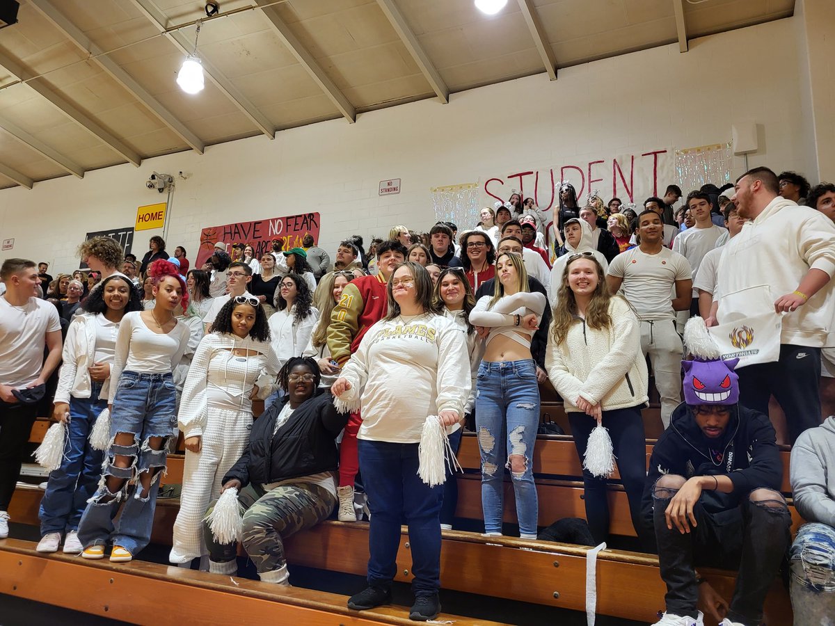 MrsSmithNHS's tweet photo. #LetsGoFlames @NorthgateProud @catoncurriculum @Jeff_Evancho @RJLongNGSD https://t.co/pfyvP4aA68