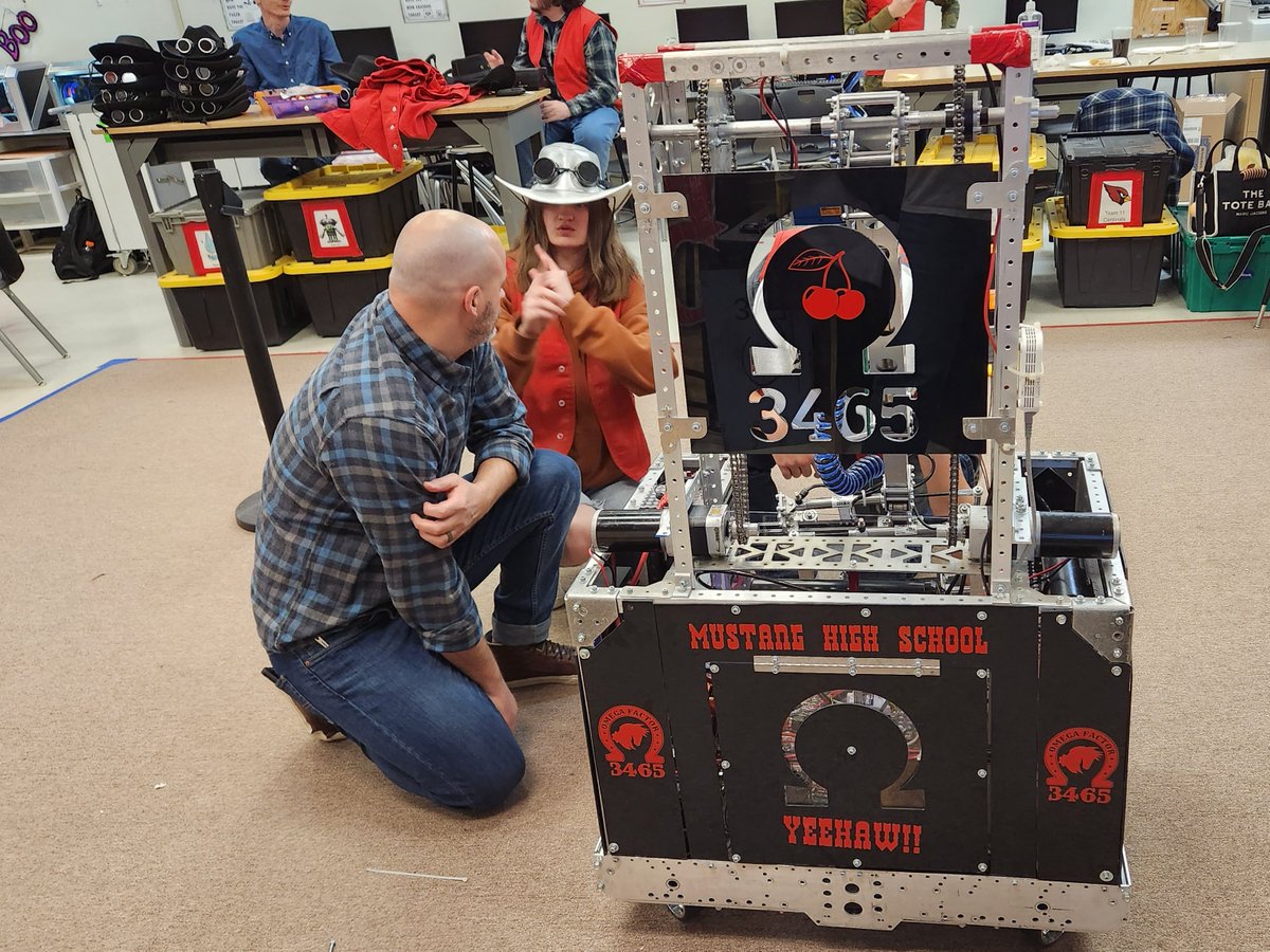 Team3465's tweet image. @FRCTeams Robot Reveal Party!! Thank you to our parents, mentors and sponsors @SAICinc @Boeing @BAESystemsInc OEC @okcareertech and @NASA