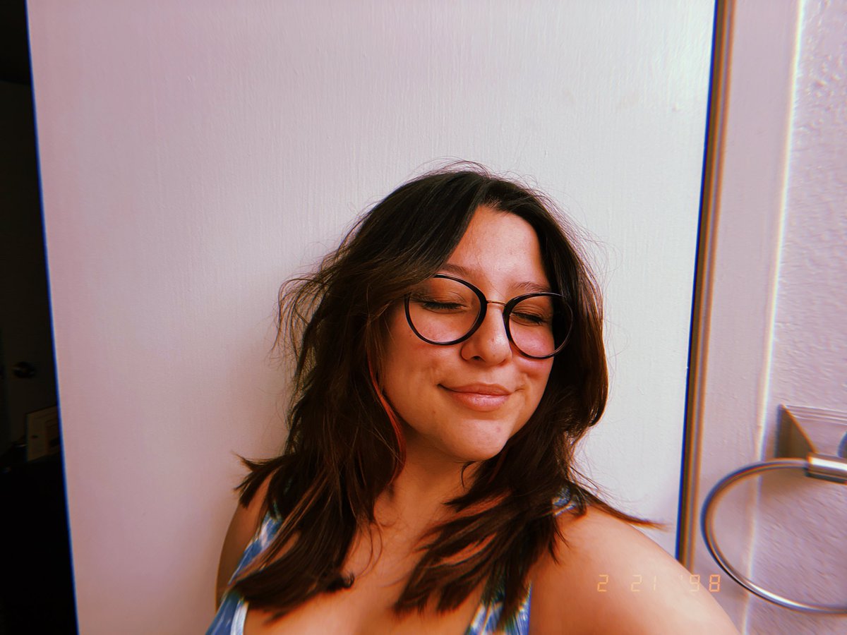 ally_deniro's tweet photo. yeah use these as my “this is her” picture https://t.co/zVdJs0JS5z