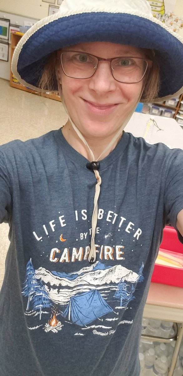 jgivens75's tweet image. Campsite #11 is ready for its campers at @HalethorpeElem School's Camp Read A-lot. Let's make some upcycled lanterns! #halethorpees #readingnight #campreadalot #glowlantern #camplife #camping @L_DeDeo @DrDRG_BCPS @HalethorpeElem