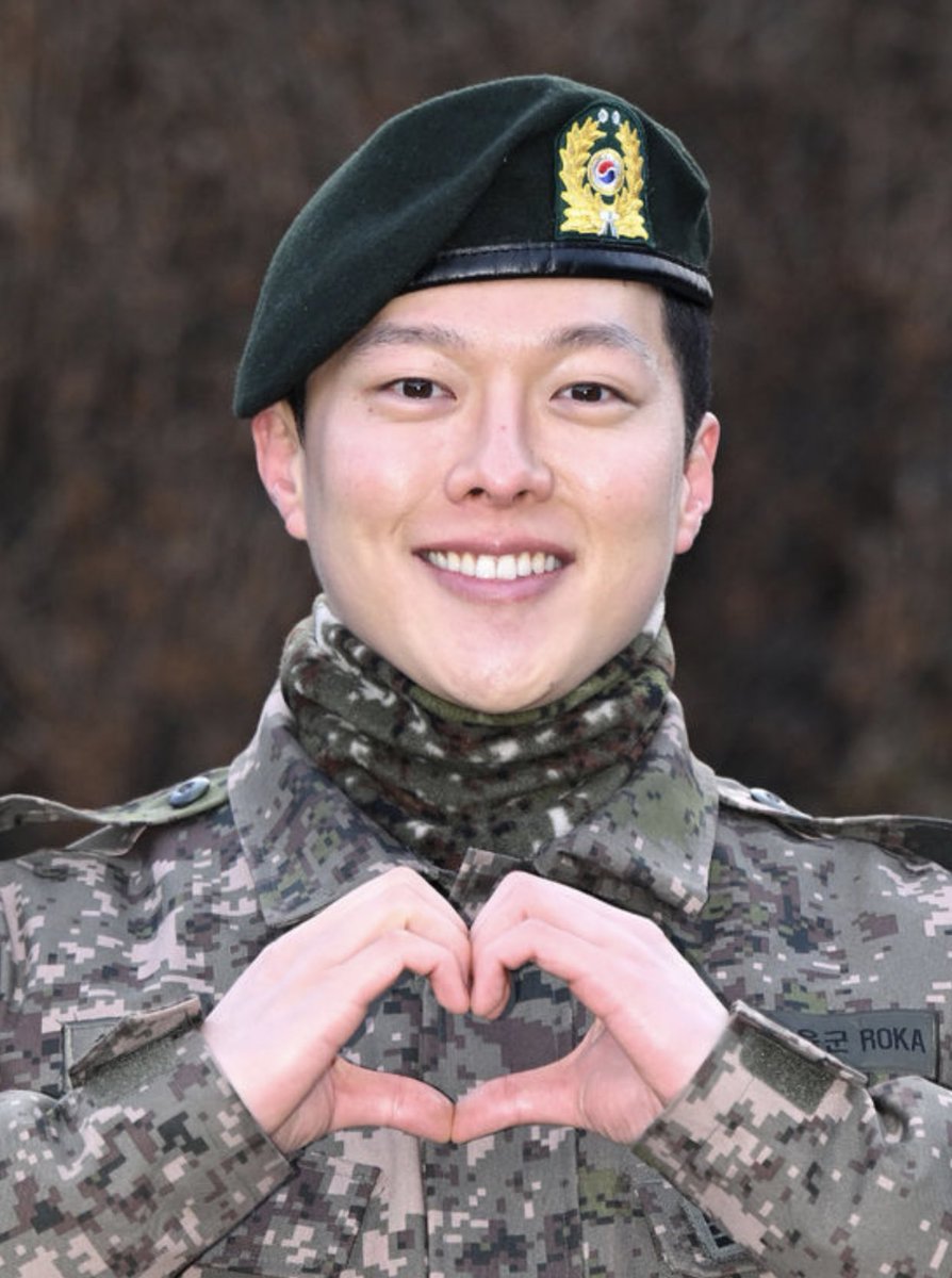 QyyDyy's tweet photo. #JangKiYong is back! 

We Love You
We Thank You
We Will Always Be With You 

💜WELCOME BACK JANG KI YONG💜
🎊 장기용  배우님 전역 축하해! 🎊

#장기용  #张基龙 
#チャンギヨン  #จางกียง #чанкиён https://t.co/ZXw7S8lE2m