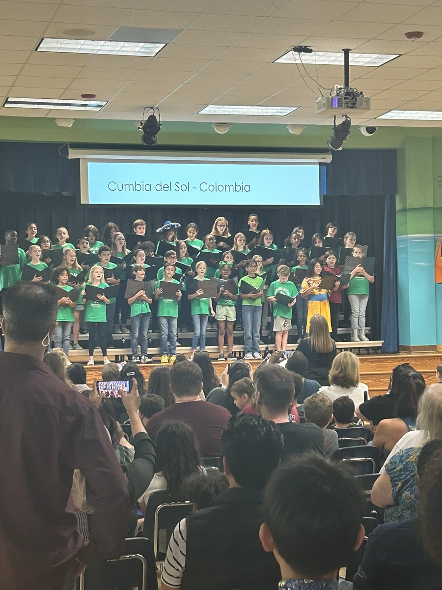 AlyMarkowski's tweet photo. By far one of my favorite ABE traditions, Heritage Night! I loved seeing all the different cultures represented proudly and all together as terrapins! #diversity #wearefamily https://t.co/M40LbZvd6c