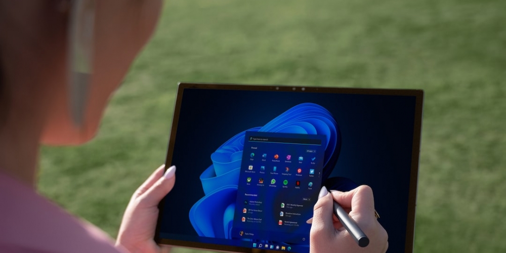 vip_gizmos's tweet image. Incredible! 

 #Tabletcomputer #Gesture #Mobiledevice #Finger #Gadget #CommunicationDevice #Audioequipment #Grass #Eyewear #Electronicdevice