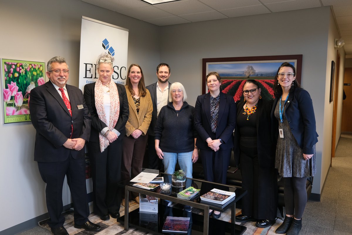 PrezSVC's tweet photo. Grateful to be part of a discussion today with Senator @PattyMurray to highlight workforce development opportunities and address workforce shortages in our communities. Huge thanks to @EDASC for hosting this important discussion. https://t.co/JlpccPNAbb