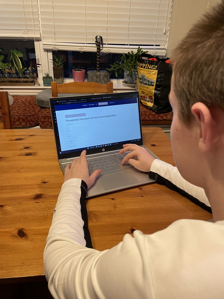 ReedyHSBPA's tweet photo. One of our members is submitting their Presidential Volunteer Service Award tonight!!! Don’t forget they are due March 1st! It’s not too late to get them in! @ReedyHSBPA @txbpa @BPAconnect #bpacares https://t.co/DxYA1edWT0