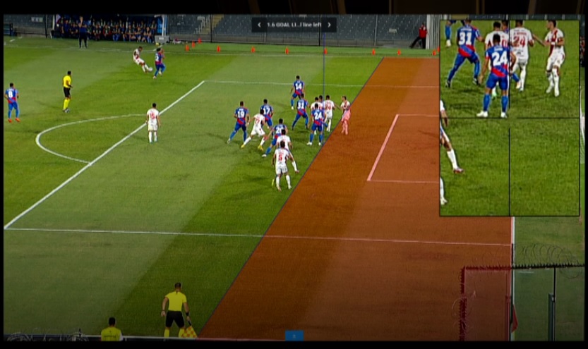 PalabradeGolOK's tweet photo. 6 minutos para anular el gol de Curicó Unido contra Cerro Porteño. En la toma del otro costado de la cámara, se nota que Barrios está habilitado.

Un desastre el uso del VAR: lento y en una jugada de fuera de lugar, llamaron al árbitro central para que mirara el monitor. Insólito https://t.co/2Y9COR6qMT