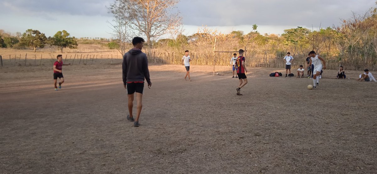 Así quedaron los cruces de Semifinales de la Copa FEEM previstos para este Miércoles 22/2/2023🤩🔝

•4:30 pm: 12.2 vs 12.5
•5:00 pm:12.1 vs 12.4

¿ Cómo quedará la final ?👀