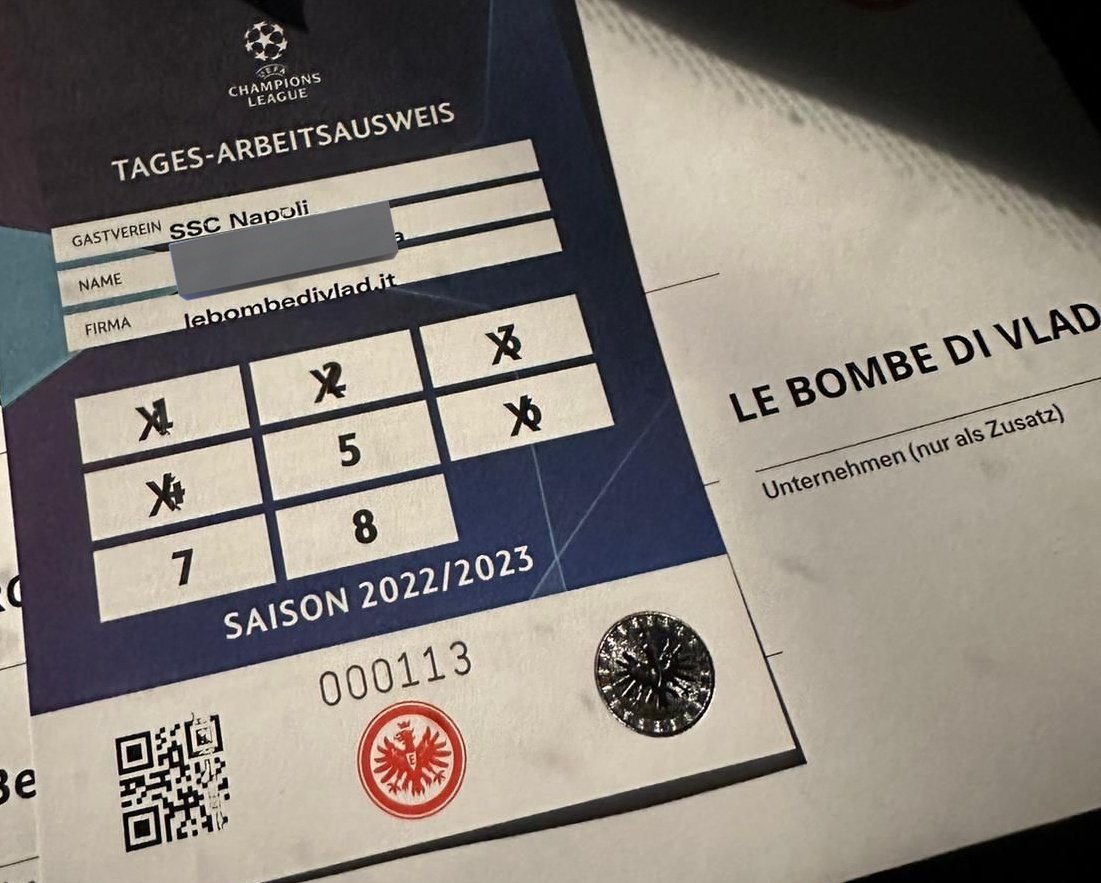 Alex_Piace's tweet image. Welcome in Europe #LBDV 🧛‍♂️

#EintrachtNapoli #LeBombediVlad
