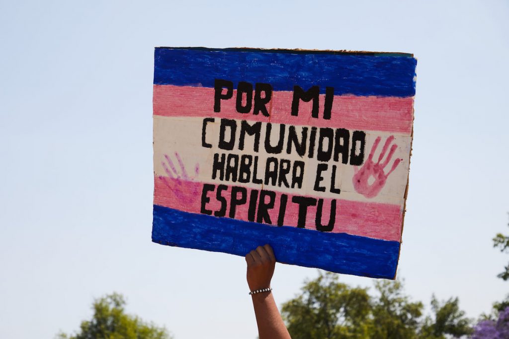 FueraCloset_AC's tweet photo. Condenamos enérgicamente la violencia ejercida contra activistas trans, particularmente hacia @samano_O, en la manifestación afuera del @Congreso_CdMex. 

Nuestra solidaridad, acompañamiento y cariño. Estamos con ustedes. #NoMásTransfobia (1) https://t.co/7pNP2EBZhm