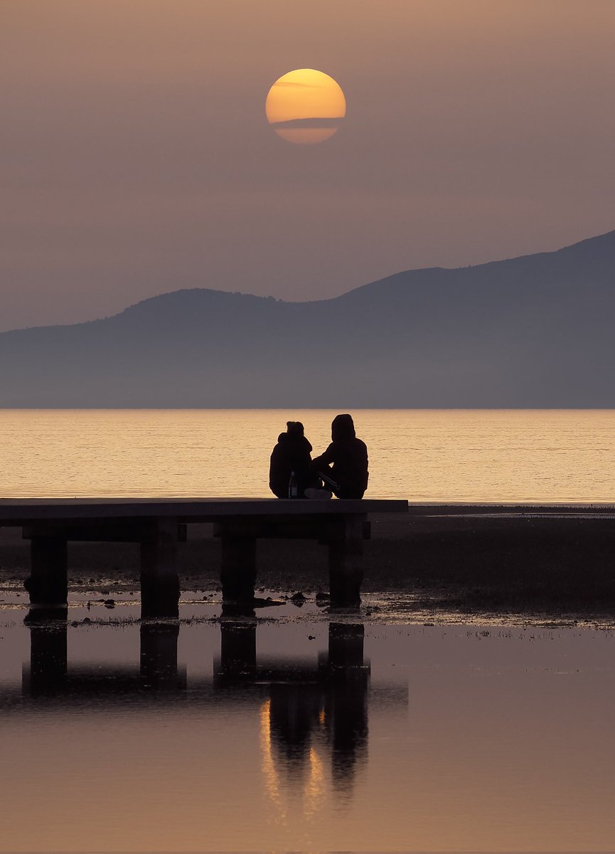 La calima arriba al Trabucador.
<a href="/catexperience/">Catalunya Experience</a> <a href="/terresebretur/">Terres de l'Ebre</a> <a href="/TurismeLaRapita/">Turisme la Ràpita</a> <a href="/Turespana_/">Turespaña Oficial</a> <a href="/MuseuMarEbre/">Museu de la Mar de l'Ebre</a> <a href="/SocEcoturista/">Ecoturisme Catalunya 💙</a> <a href="/PDE/">Defensa de l'Ebre</a> <a href="/parcscat/">Parcs de Catalunya</a> <a href="/turismecat/">Turisme</a>