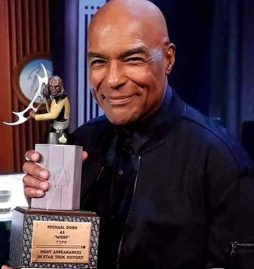 Aaah! Michael Dorn! Even 30 years later, he is so handsome! And that voice! He just received an award for most appearances on Star Trek as Worf! @akaWorf #startrek #PicardSeason3 #trekkie #fangirl #lovestartrek