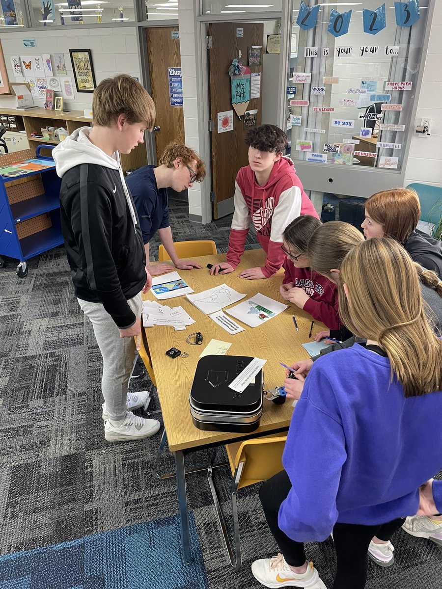 UHS Spanish & Ms. Knott’s Homeroom tweet media