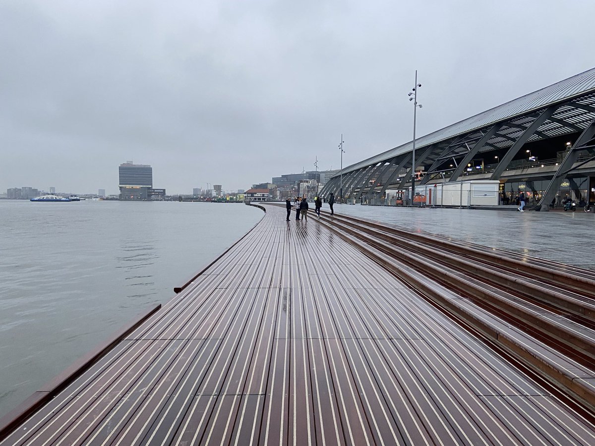 walteretty's tweet photo. Prachtige toevoeging aan onze stad #IJBoulevard. Morgen opening van de fietsgarage onder het IJ, achter CS. https://t.co/1iRjLlLKXc