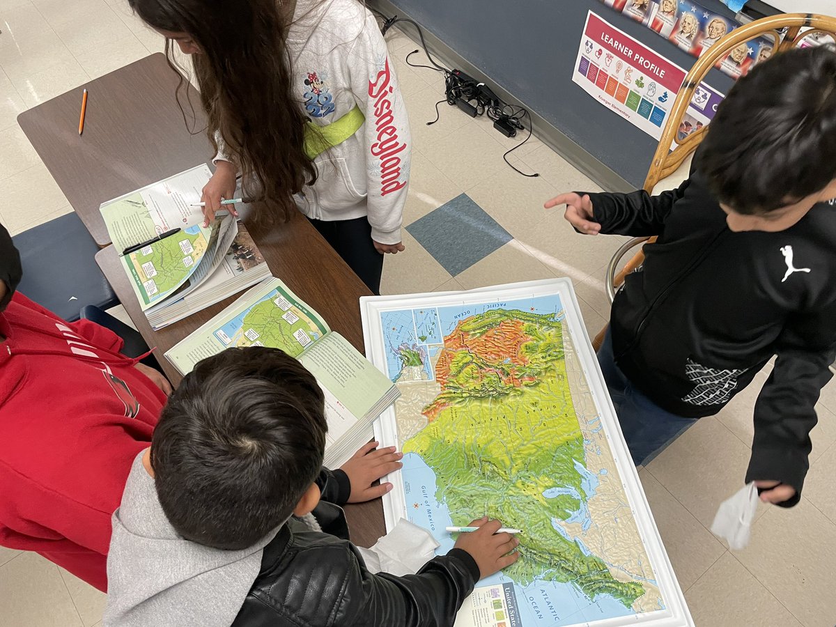 crane_lorna's tweet photo. Exploring the westward trails of the 1800s with 3D maps! #NISDElemSS
#NISDSci&amp;SSIgnited https://t.co/OiKSaoLhsQ
