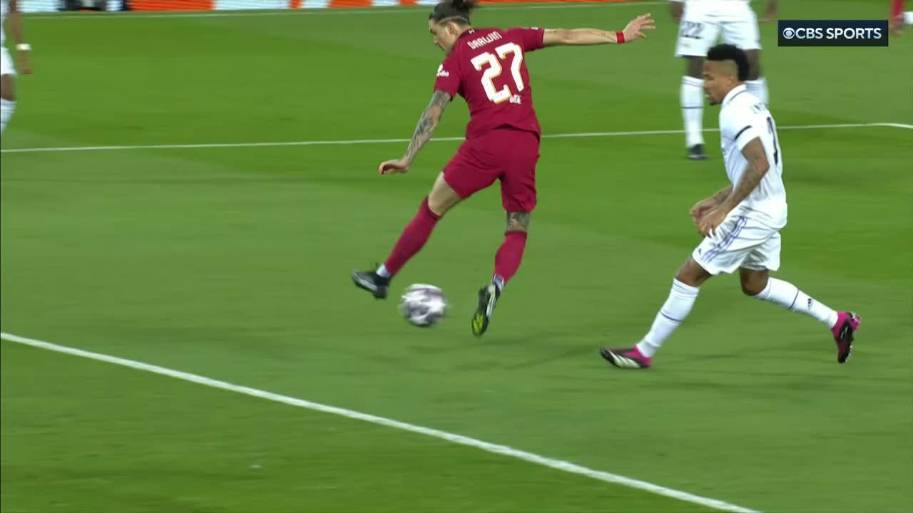 DARWIN NÚÑEZ WITH AN AUDACIOUS FINISH. 🤯

Liverpool stun Real Madrid inside 4 minutes. 🔴”