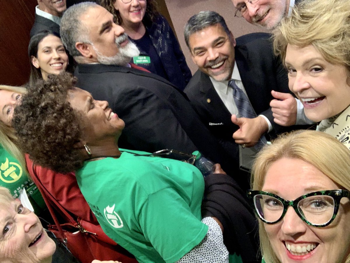 roxannebuckels1's tweet photo. Elevator ride with @LJD_FL @TeamAlexRizo @afpflorida and #freedomtours / #flapol https://t.co/Bm3oyGoRP9
