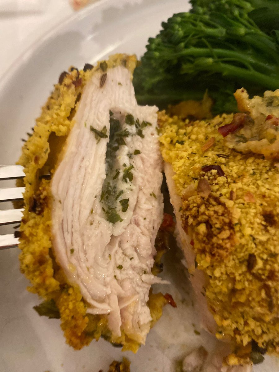 ArtisanButchery's tweet image. Chicken Kyiv for dinner in the Buckingham household tonight, another one of our easy oven ready meals #chickenkyiv #easydinners #midweekmeals