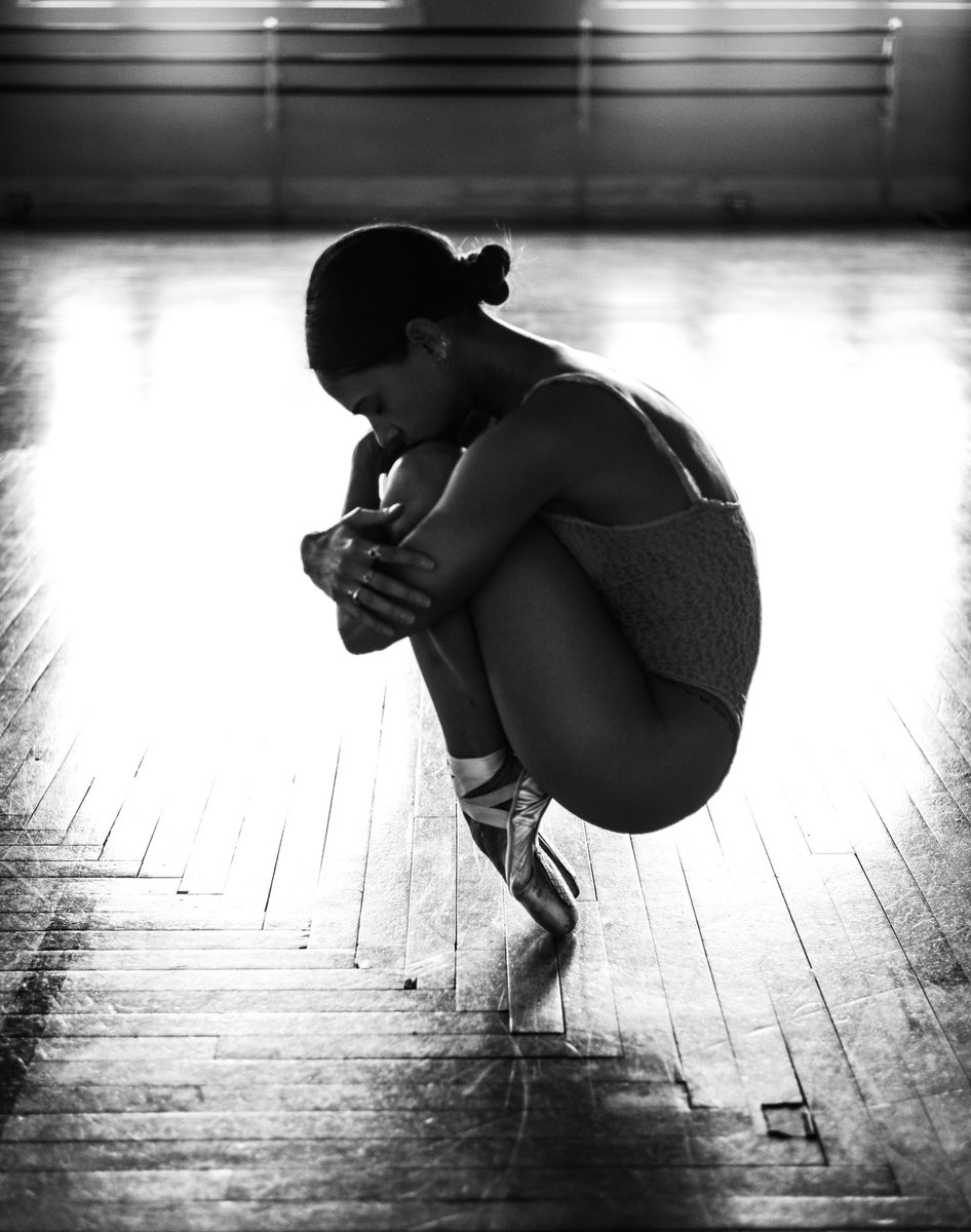 in time 🥀🖤 .
<a href="/leica_camera/">Leica Camera AG</a> self-portrait series
xxxooo