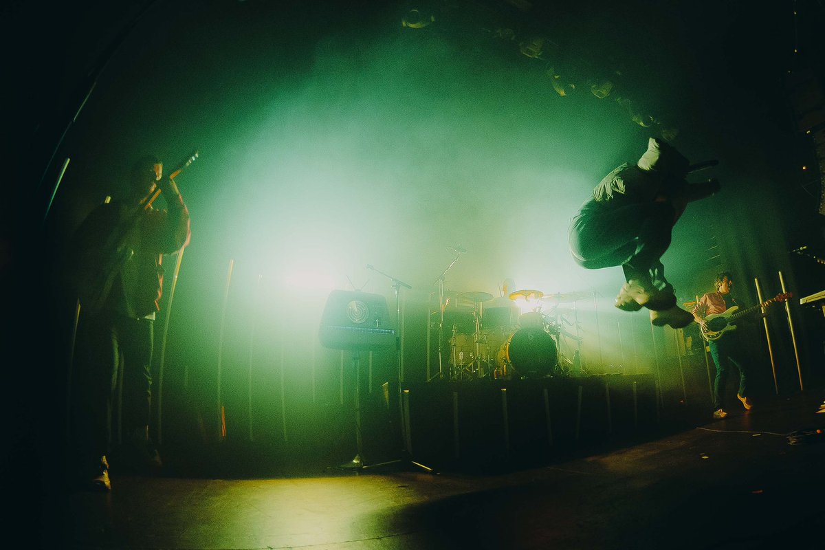 RouReynolds's tweet photo. Didn’t want that tour to end…

so grateful to be doing it all again in a few weeks!

(and with another new banger out by then too)

Big love to all who got loose at these intimate rowdy shows. ⚡️ https://t.co/s89DwcUKR9