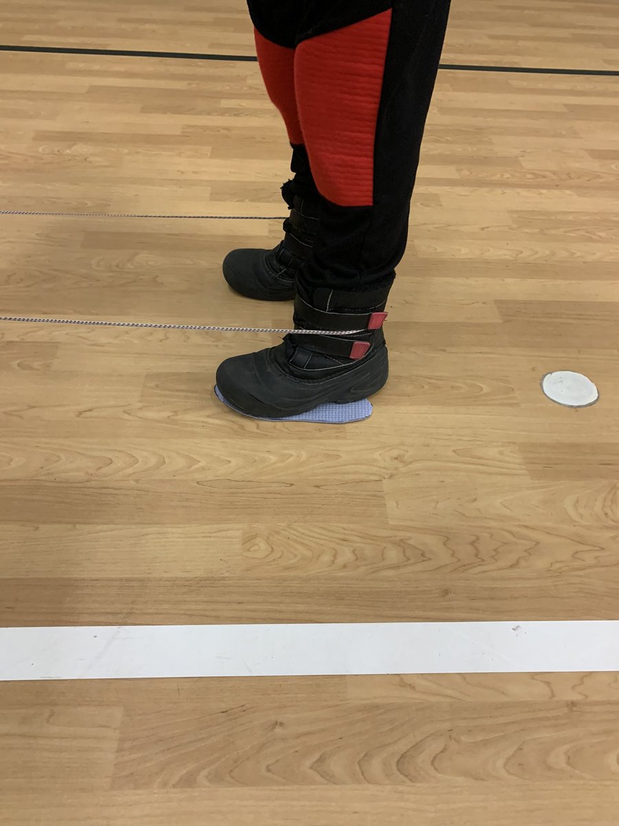 jmgraening's tweet photo. I had wiggly 2nd graders that couldnβt keep feet still while they were enders for Chinese J-Rope. I put down some shoe prints for them to stand on & it worked like magic! Feet were still. Extra feet from preK jump patterns made out of an old yoga mat. #BSDpride @CynthiaMannElem https://t.co/Jk2zMh4Qpt