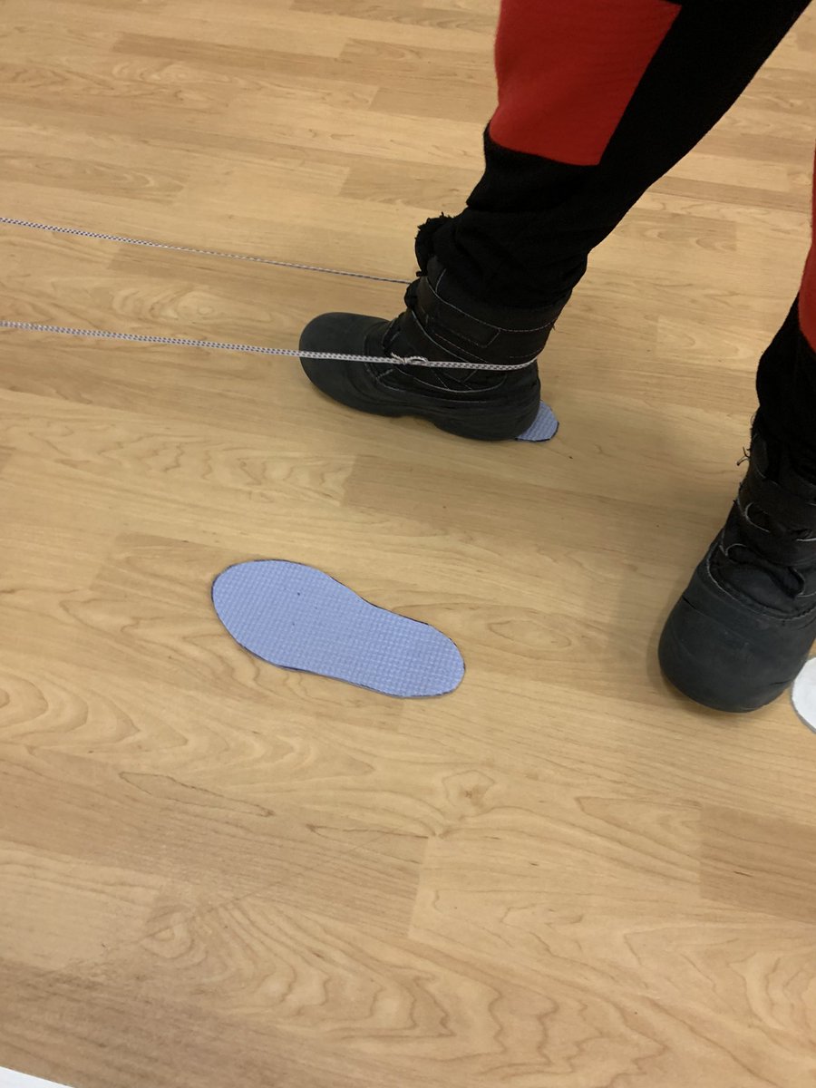 jmgraening's tweet photo. I had wiggly 2nd graders that couldnβt keep feet still while they were enders for Chinese J-Rope. I put down some shoe prints for them to stand on & it worked like magic! Feet were still. Extra feet from preK jump patterns made out of an old yoga mat. #BSDpride @CynthiaMannElem https://t.co/Jk2zMh4Qpt