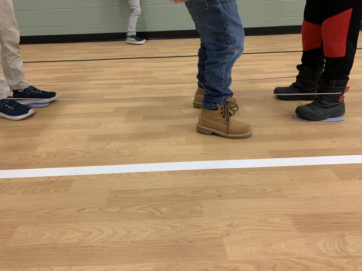 jmgraening's tweet photo. I had wiggly 2nd graders that couldnβt keep feet still while they were enders for Chinese J-Rope. I put down some shoe prints for them to stand on & it worked like magic! Feet were still. Extra feet from preK jump patterns made out of an old yoga mat. #BSDpride @CynthiaMannElem https://t.co/Jk2zMh4Qpt