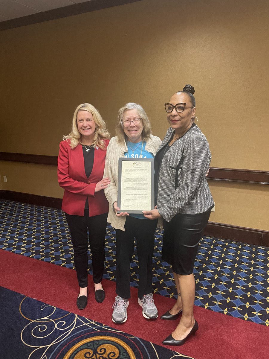 Mocities's tweet image. At the MML Board of Directors meeting today, Mayor of Battlefield Debra Hickey was honored for her advocacy for autism awareness, and Mayor McCourt honored for longtime service, as this is his last Board meeting with MML. Thank you both for your amazing dedication!