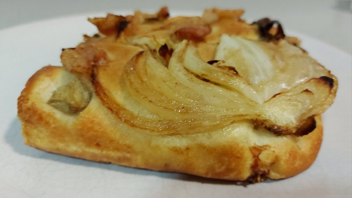 comocomodiadia's tweet image. ...porción de #foccacia con #cebolladulce #panceta ibérica y un toque de #alcachofas ... #enfamilia #guisoyo #comocomodiadia