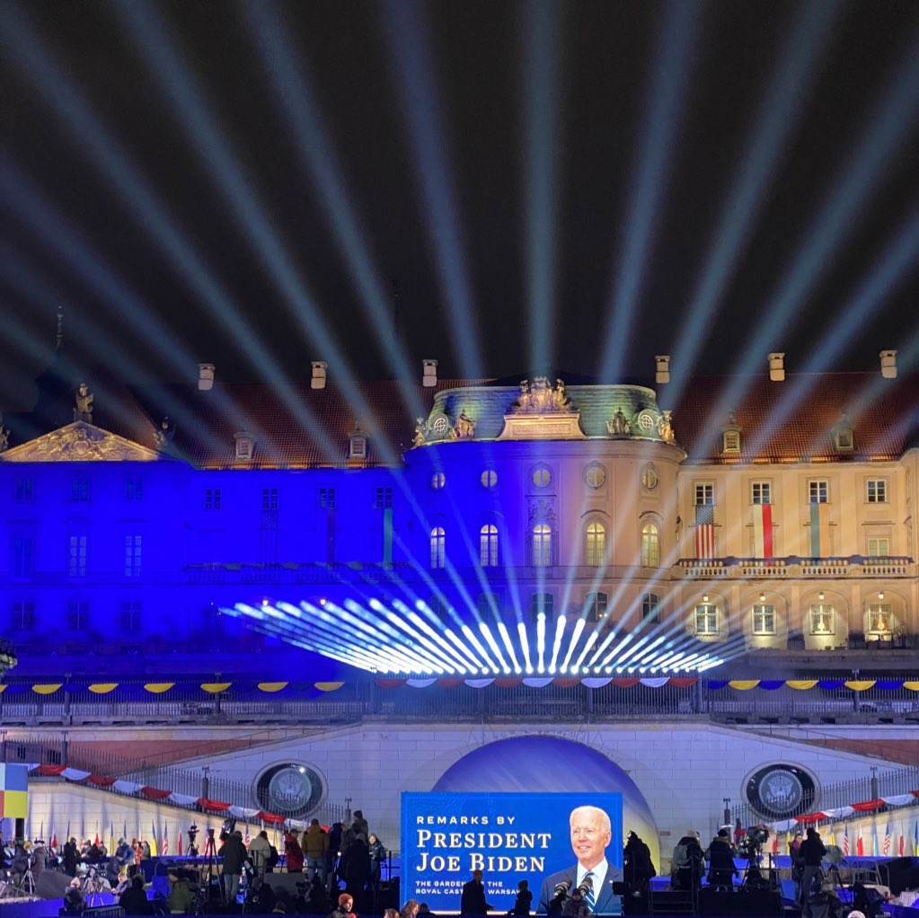 coenatolin's tweet photo. Students and Staff of Natolin witnessed History tonight in #Warsaw #JoeBiden #StandWithUkraine️ https://t.co/GyiCZFLL8g