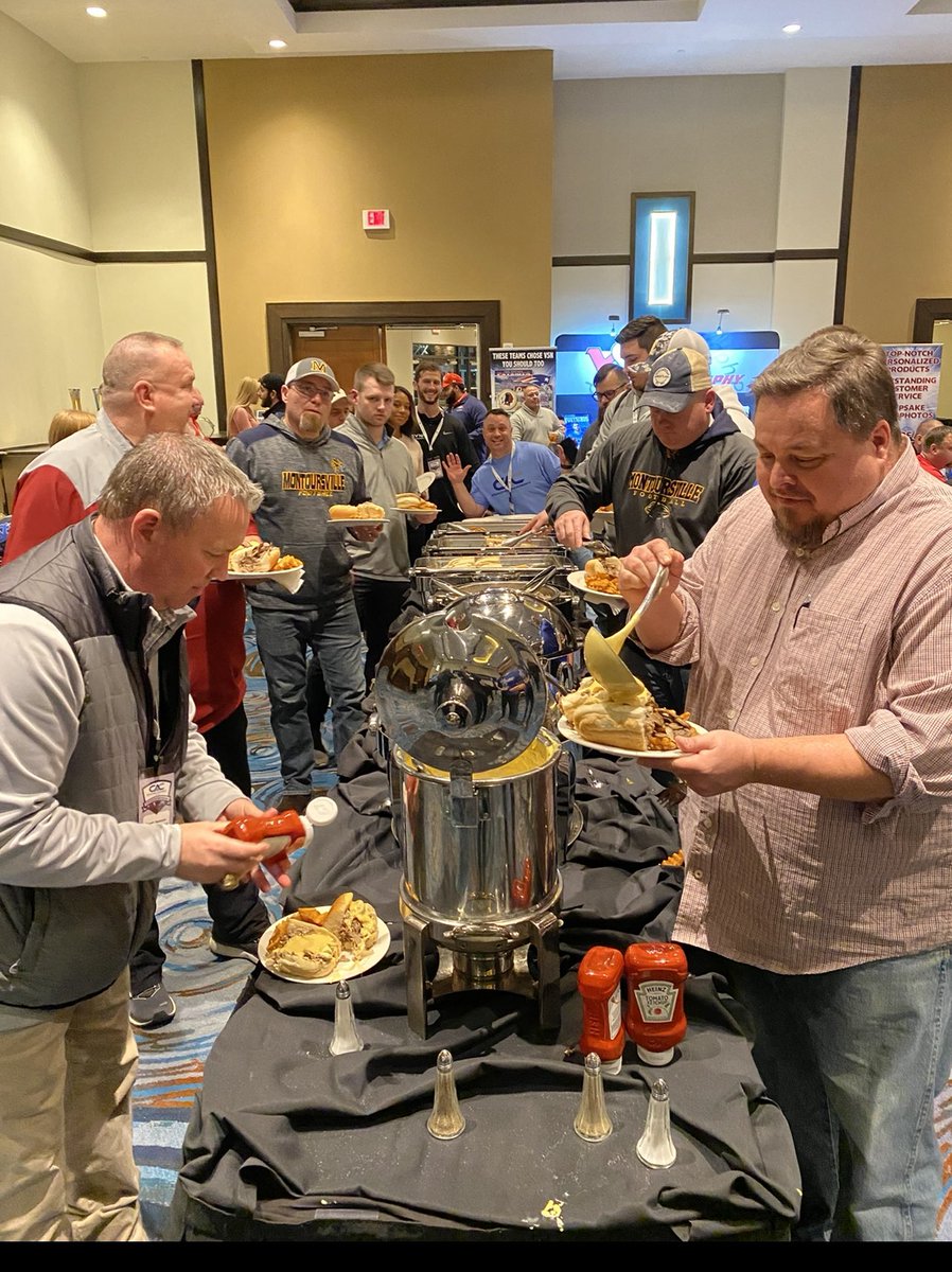 AcademyClinics's tweet photo. Registration is blowing up #LetsGo ! won’t find another #football clinic like @AcademyClinics w REAL food &amp; beer included! Check out https://t.co/QRjfNDWfFc @TheFundingZone @NJSIAA @NJCAAFootball @NYCHSFL @PaFootballNews @EPAFootball @LCFalconsFB #JoinTheMovement @blastathletics https://t.co/KSbrOGAAo6