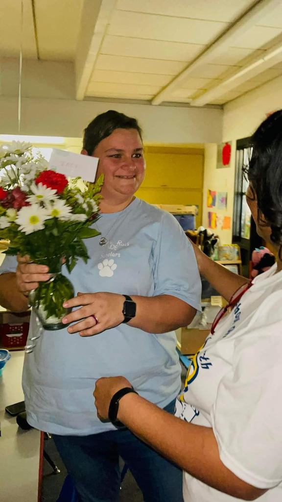 NorthDriveES's tweet image. Congratulations to our 2023-2024 Teacher and Instructional Assistant of the Year! Thanks for all that you both do by enriching the lives of our Cougar Cubs! Ms. Dupree and Mrs. Ross we at North Drive appreciate you both!