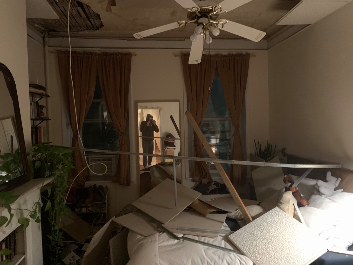 fletchgraham's tweet photo. @TuftandNeedle our plaster and drop tile ceiling just collapsed onto our queen mint mattress that we’ve had for 4 years 😔 it was perfect for us and we’d love to replace it with the exact same mattress, any chance you could help us out? https://t.co/gMHwwoucM8
