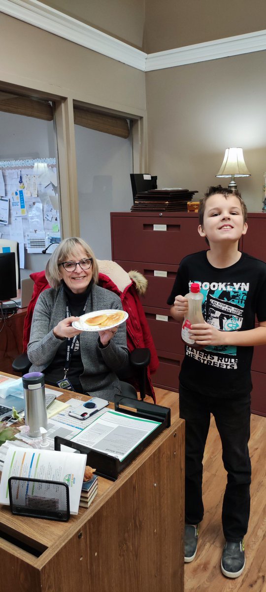 It was a busy morning in the ASD class! We made and delivered pancakes to the whole school! We asked for donations for @autismspeaksCAN and Grandview showed up! @GEDSB @jboissie