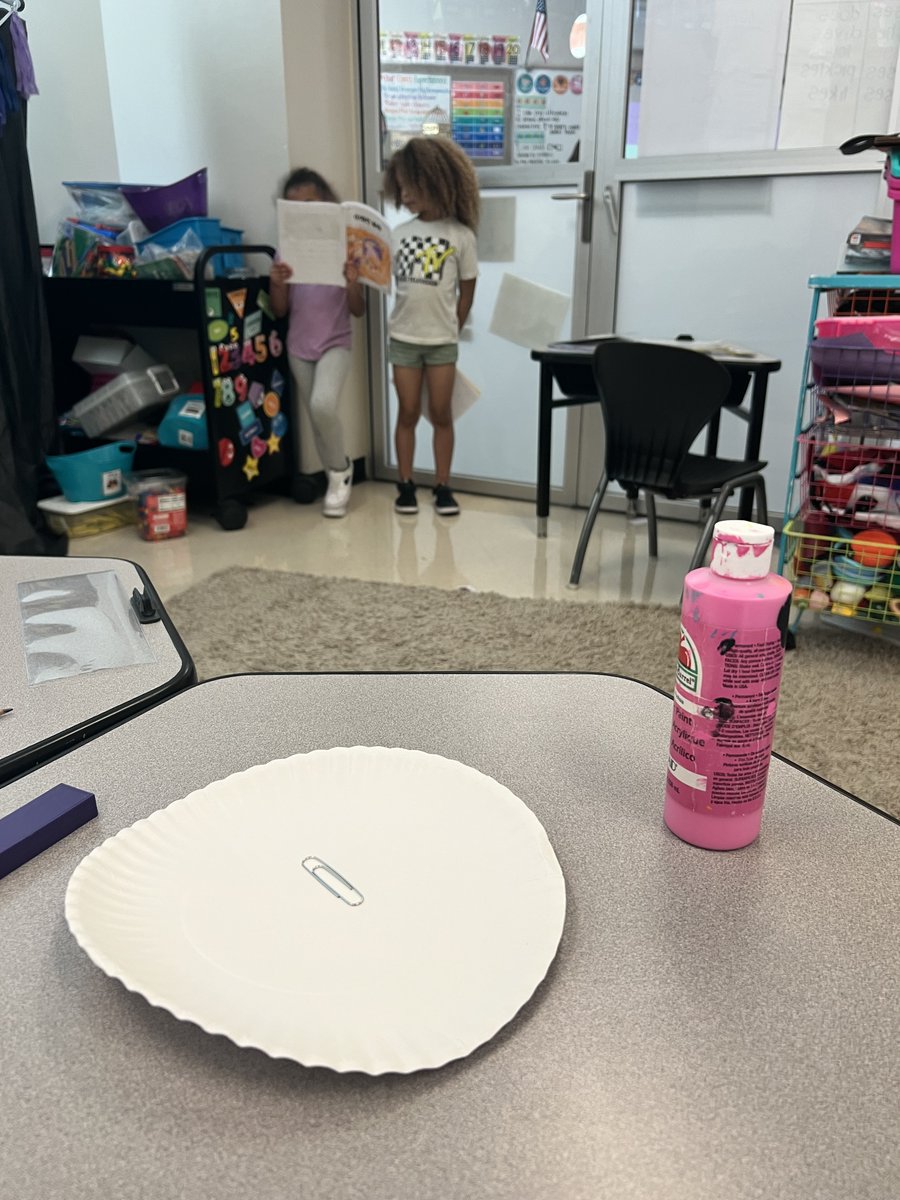 Learning how to draw a flower🌺 and how to magnet paint🎨as these firsties get ready and practice their "How To" presentation for <a href="/nisdexpo/">NISDExpo</a> on THURSDAY!🎉 #NISDExpo <a href="/msolsonfirsties/">Amber Olson</a> <a href="/OAPetersonElem/">OA Peterson</a>