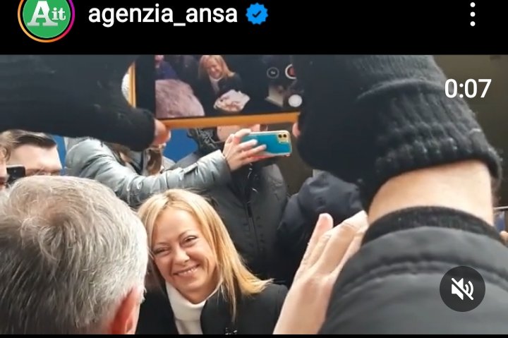 NapolitanoIda's tweet photo. #Meloni a tolto il #metadone (#RDC) al suo popolo...per dare ar #pippaiolo la sua #dosequotidiana
#Kiev #tenetevela https://t.co/6p9lqXiNaY