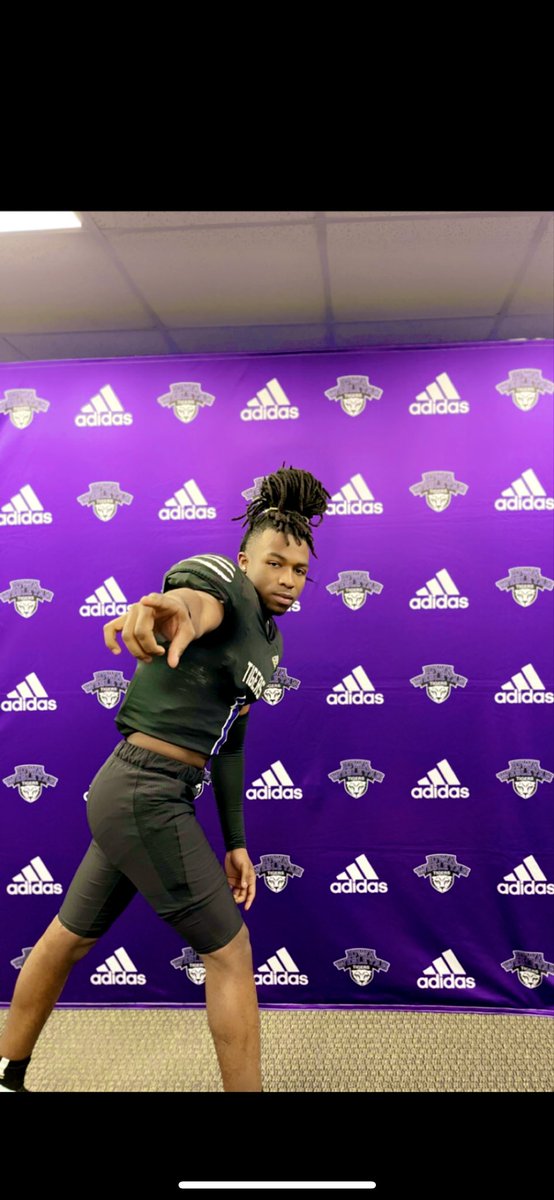 kpope_3's tweet photo. Had an amazing visit at Iowa Wesleyan today @IWTigerFootball @CoachCusick_IW @Andrepo07795521 @damehova9 https://t.co/gtEWCT6eNW