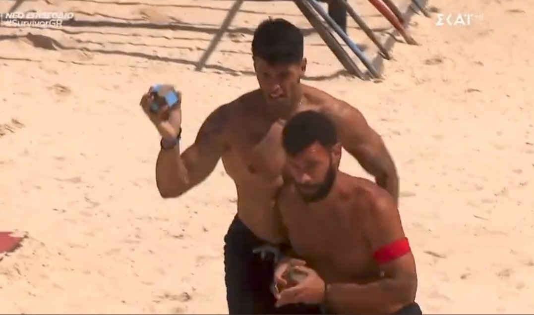 Και οι δυο κανανε σαν τα κοκορια, και οι δυο θεωρουσαν οτι επαιζαν "τιμια" ενω μονο που δεν πλακωθηκαν εκατερωθεν.😏
#survivorGR