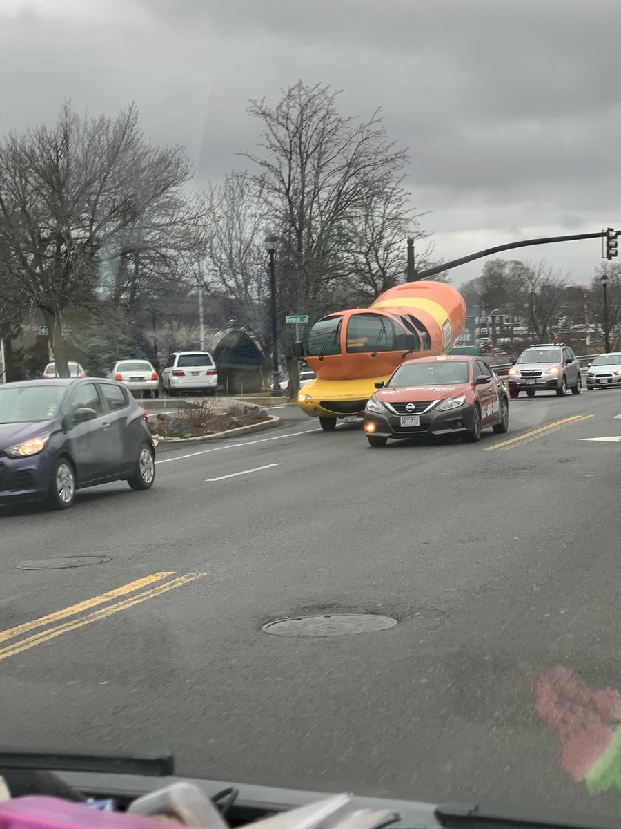 Roughertumbler's tweet image. First time seeing a real celebrity in person @oscarmayer in Salem