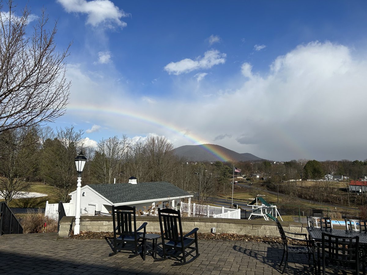 margiescpa's tweet photo. Beautiful rainbow over Mt Nittany!! ⁦@WxShield⁩ ⁦@dadamosc⁩ ⁦@pallegrucc⁩ https://t.co/6VIt3wiivc
