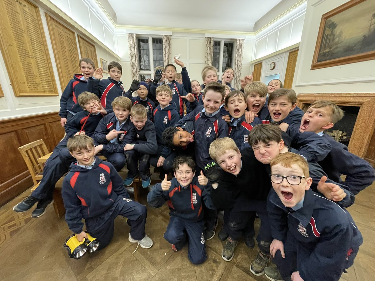 CheamBoarding's tweet photo. The JFGs @CheamSchool were “Hunt the Gap” tonight. Over 20 junior boarders ventured down to the Cheam woods. Could they find any of our Australian gappers?!! #CheamBoarding https://t.co/IoIw9Q8NUg