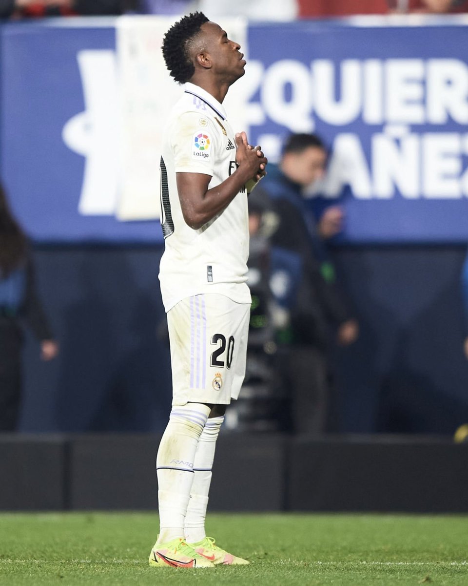 SoyFan10's tweet photo. ¡GOOOOOOL DEL MÁS GRANDE!⚪️🏆
¡GOOOOOL DEL REY DE EUROPA!⚪️🏆
¡GOOOOOOL DE VINICIUS JR!⚪️🏆

⏰ 21' | Liverpool 2-1 Real Madrid. https://t.co/4S6FJCgRTO