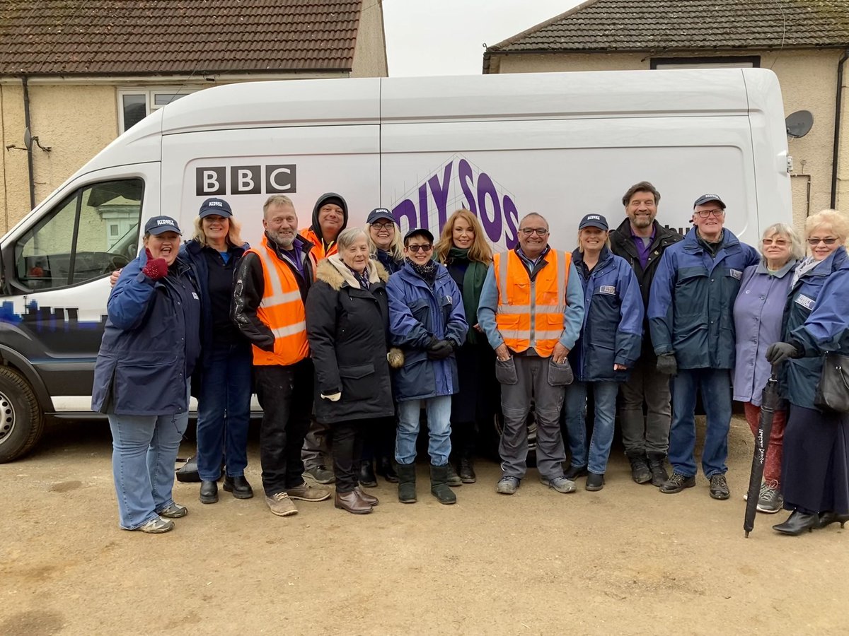 KettStPastors's tweet photo. Great to see THE BIG BUILD DIYSOS on tv again tonight 👍👍👍
It was such a privilege to be a supporting role in this amazing project ❤️

#bigbuild #diysos #bbcdiysos #kettering https://t.co/iR7phJmRCq