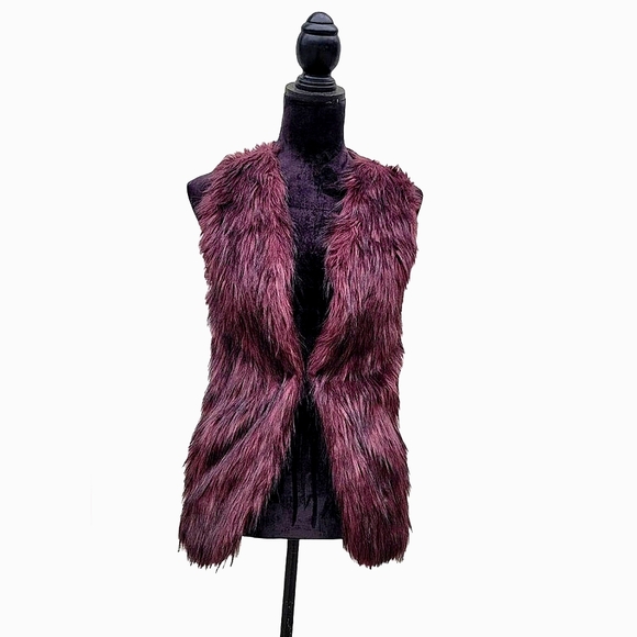UniqueFashion's tweet photo. So good I had to share! Check out all the items I'm loving on @Poshmarkapp from @fornow_ginger #poshmark #fashion #style #shopmycloset #sebby #gap: https://t.co/1MWG1PnUCW https://t.co/X8fpRFYChO